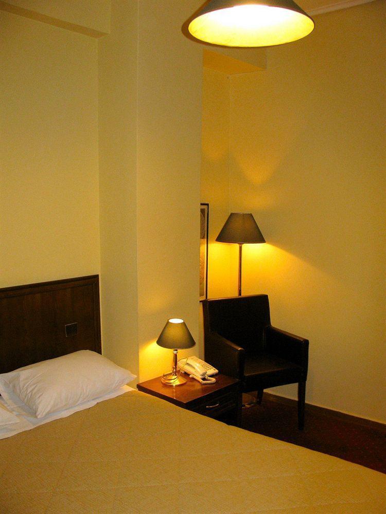 Nicola Hotel Αθήνα Δωμάτιο φωτογραφία